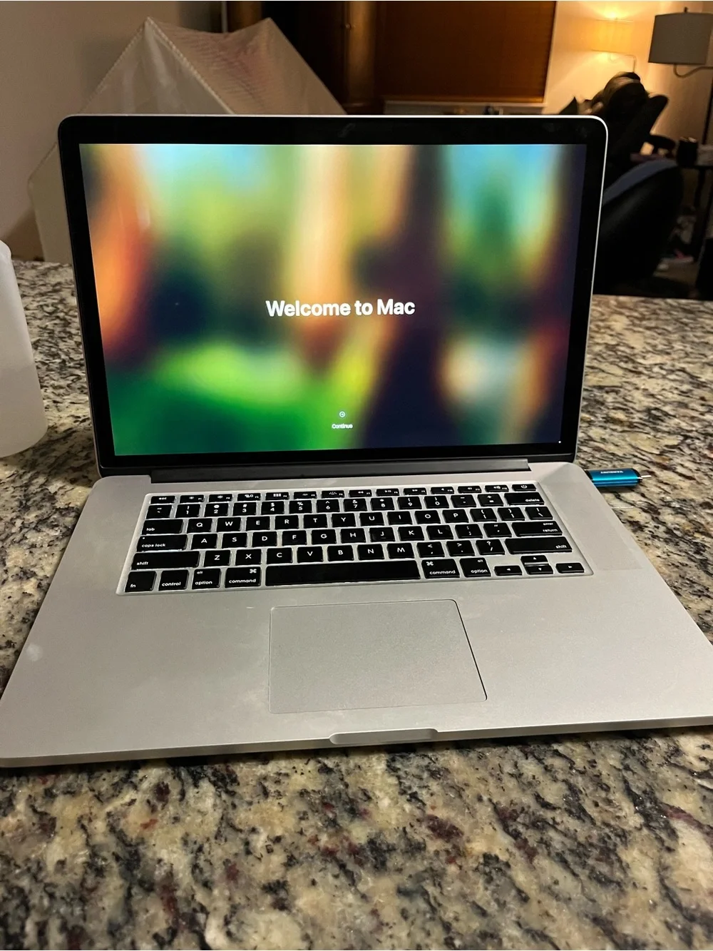 Apple MacBook Pro Silver 15-inch Core i7 16GB Somona